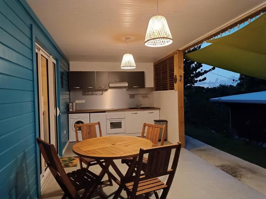 Tukusi Bungalow Le Moule Bagian luar foto