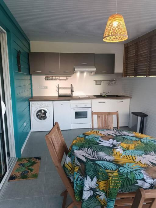 Tukusi Bungalow Le Moule Bagian luar foto